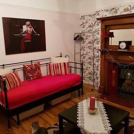 Beautiful Room In Victorian Family Home Ilford Bagian luar foto